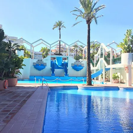 Estudios Y Benal Beach Apartment *
